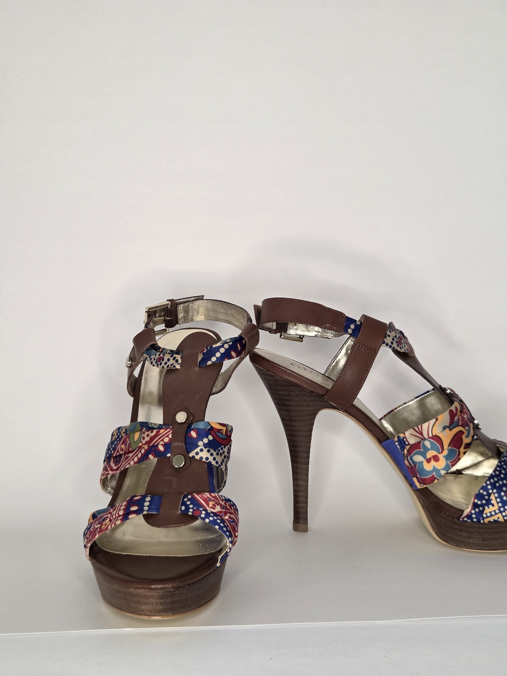 GUESS Kaedi Brown Leather Multi Floral Fabric Platform Sandals Heels - Picture 2 of 12